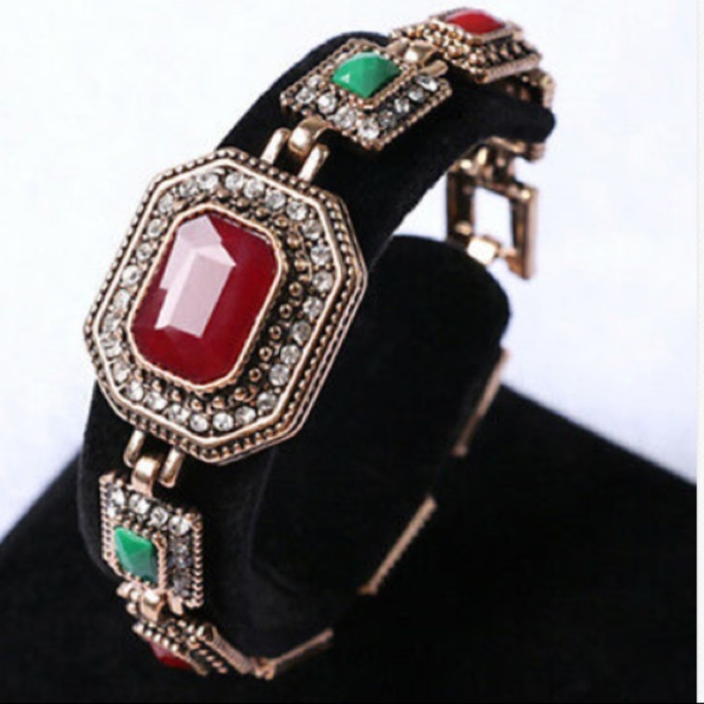 ❤️gorgeous Turkish vintage style big ruby resin
